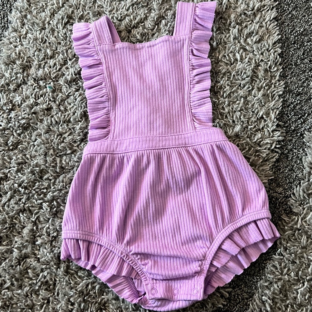 5/$7 💰 Cat & Jack Baby Girls Solid Ruffle Romper Purple - 12 months
